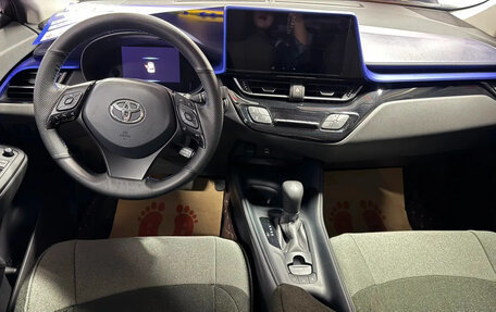 Toyota C-HR I рестайлинг, 2024 год, 2 309 000 рублей, 2 фотография