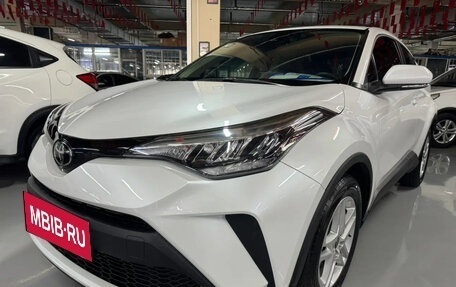 Toyota C-HR I рестайлинг, 2024 год, 2 309 000 рублей, 3 фотография