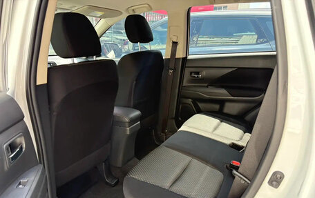 Mitsubishi Outlander III рестайлинг 3, 2022 год, 1 884 000 рублей, 4 фотография