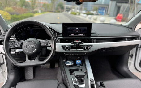 Audi A4, 2022 год, 2 735 000 рублей, 3 фотография