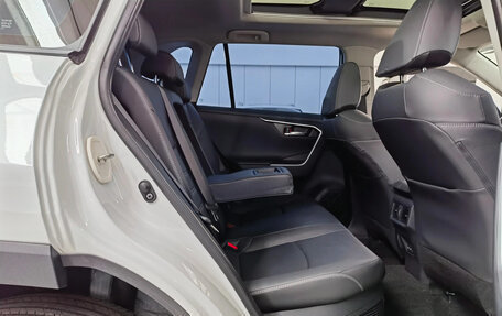 Toyota RAV4, 2024 год, 3 975 000 рублей, 5 фотография