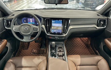 Volvo S60 III, 2024 год, 3 261 000 рублей, 4 фотография