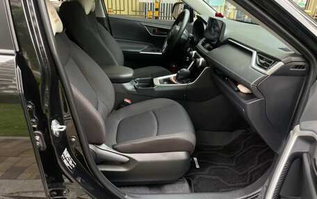 Toyota RAV4, 2024 год, 2 436 000 рублей, 4 фотография