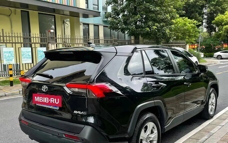 Toyota RAV4, 2024 год, 2 436 000 рублей, 2 фотография