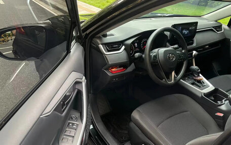 Toyota RAV4, 2024 год, 2 436 000 рублей, 3 фотография