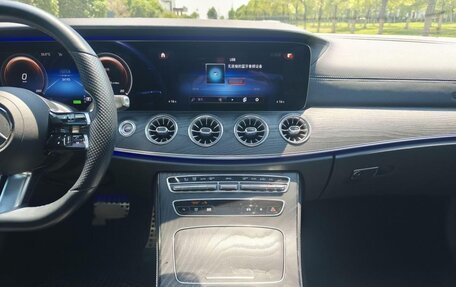 Mercedes-Benz E-Класс, 2021 год, 3 500 000 рублей, 16 фотография