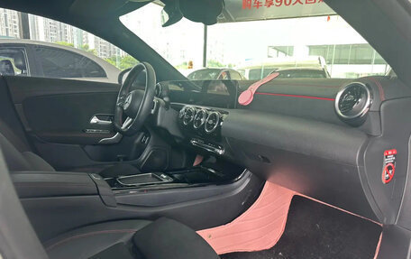 Mercedes-Benz CLA, 2024 год, 3 864 000 рублей, 3 фотография