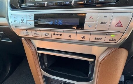 Toyota Land Cruiser Prado 150 рестайлинг 2, 2022 год, 3 910 000 рублей, 17 фотография