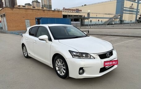 Lexus CT I рестайлинг, 2013 год, 1 555 000 рублей, 17 фотография