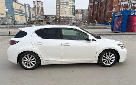 Lexus CT I рестайлинг, 2013 год, 1 555 000 рублей, 18 фотография