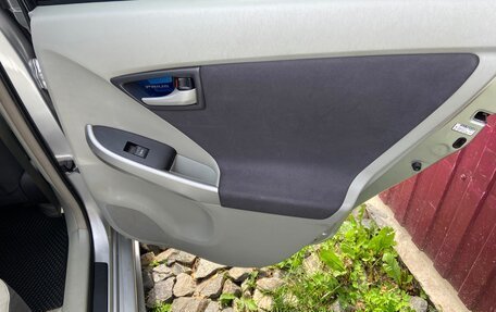 Toyota Prius, 2010 год, 1 400 000 рублей, 18 фотография