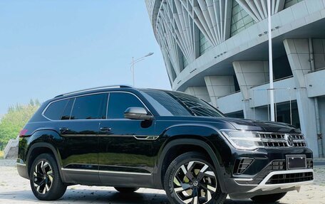 Volkswagen Teramont I, 2021 год, 2 870 000 рублей, 2 фотография