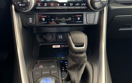 Toyota RAV4, 2025 год, 5 300 000 рублей, 24 фотография