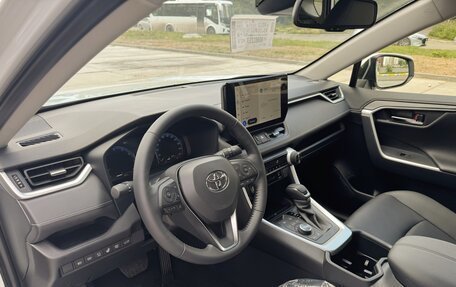 Toyota RAV4, 2025 год, 5 300 000 рублей, 23 фотография