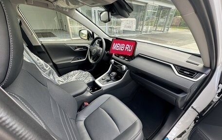Toyota RAV4, 2025 год, 5 300 000 рублей, 26 фотография