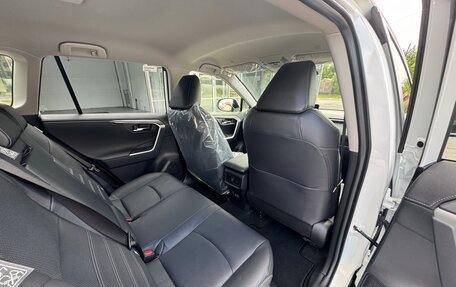 Toyota RAV4, 2025 год, 5 300 000 рублей, 38 фотография