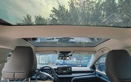 Toyota Camry, 2024 год, 2 930 000 рублей, 3 фотография
