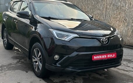 Toyota RAV4, 2017 год, 2 249 000 рублей, 11 фотография