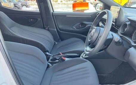 Toyota Yaris, 2022 год, 1 010 027 рублей, 8 фотография