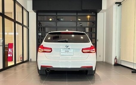 BMW 3 серия, 2019 год, 1 450 000 рублей, 4 фотография
