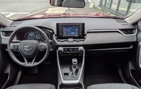 Toyota RAV4, 2020 год, 1 981 000 рублей, 12 фотография