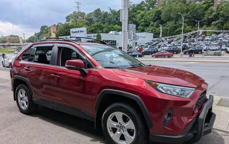 Toyota RAV4, 2020 год, 1 981 000 рублей, 2 фотография