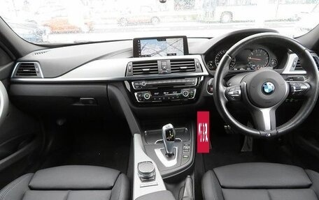 BMW 3 серия, 2017 год, 1 300 000 рублей, 10 фотография