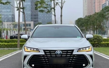 Toyota Avalon, 2022 год, 2 630 000 рублей, 2 фотография