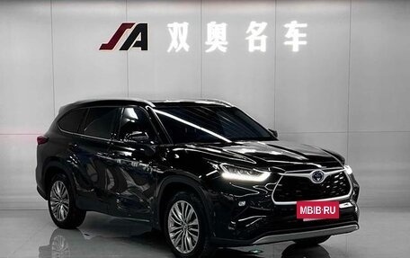 Toyota Highlander, 2022 год, 3 380 000 рублей, 3 фотография
