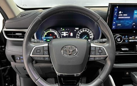 Toyota Highlander, 2022 год, 3 380 000 рублей, 12 фотография