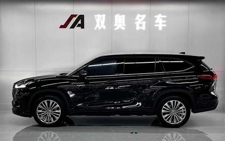 Toyota Highlander, 2022 год, 3 380 000 рублей, 4 фотография