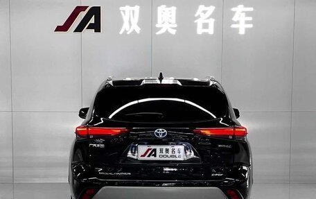 Toyota Highlander, 2022 год, 3 380 000 рублей, 6 фотография
