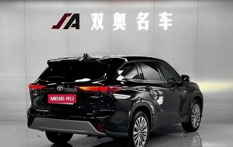Toyota Highlander, 2022 год, 3 380 000 рублей, 5 фотография
