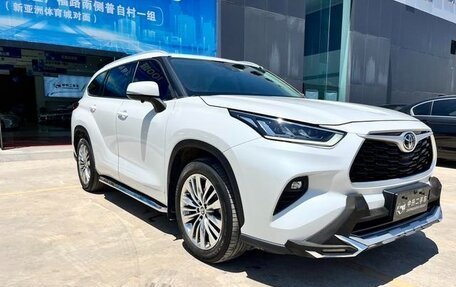 Toyota Highlander, 2022 год, 3 520 000 рублей, 8 фотография