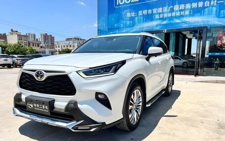 Toyota Highlander, 2022 год, 3 520 000 рублей, 7 фотография