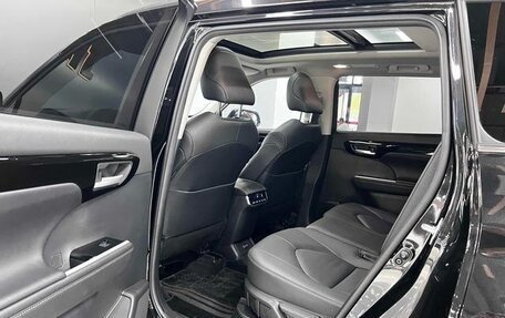Toyota Highlander, 2022 год, 3 380 000 рублей, 18 фотография