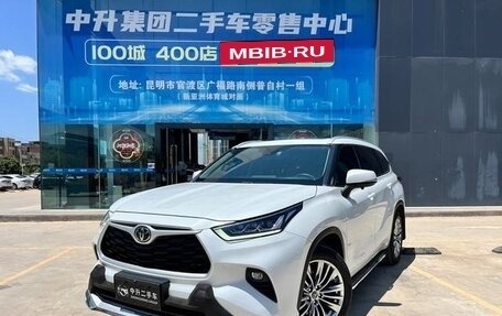 Toyota Highlander, 2022 год, 3 520 000 рублей, 4 фотография