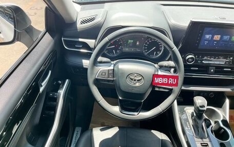 Toyota Highlander, 2022 год, 3 520 000 рублей, 12 фотография
