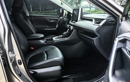 Toyota RAV4, 2021 год, 3 130 000 рублей, 8 фотография