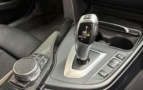 BMW 3 серия, 2018 год, 1 350 000 рублей, 12 фотография