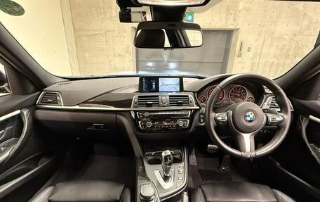 BMW 3 серия, 2018 год, 1 350 000 рублей, 7 фотография