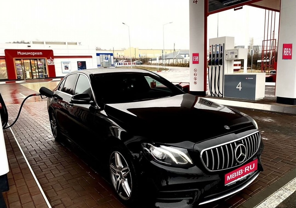 Mercedes-Benz E-Класс, 2019 год, 4 150 000 рублей, 1 фотография