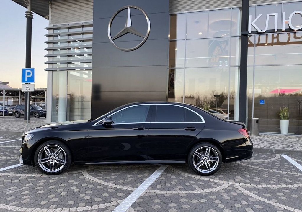 Mercedes-Benz E-Класс, 2019 год, 4 150 000 рублей, 4 фотография