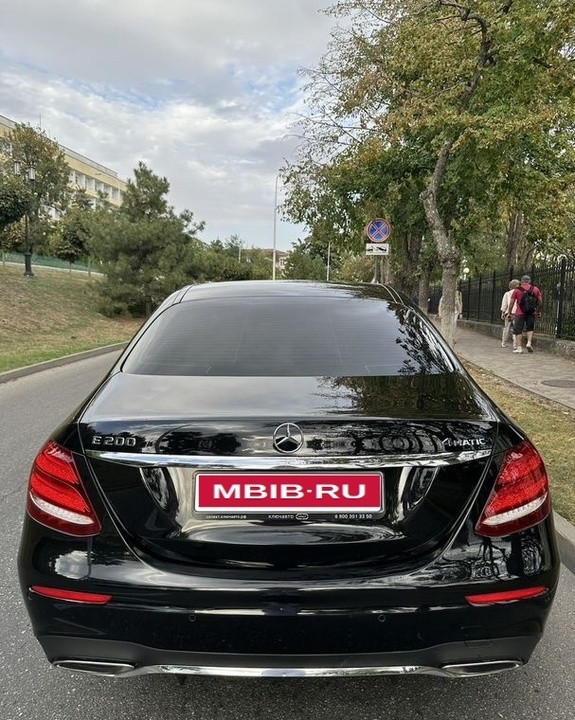Mercedes-Benz E-Класс, 2019 год, 4 150 000 рублей, 3 фотография
