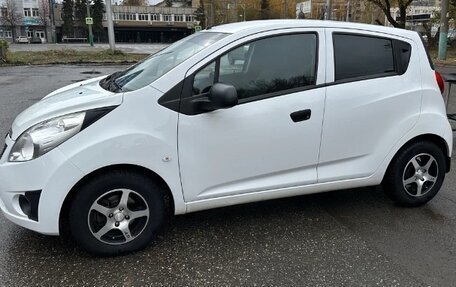 Chevrolet Spark III, 2012 год, 670 000 рублей, 3 фотография