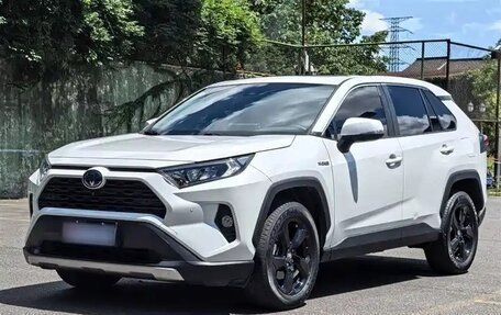 Toyota RAV4, 2022 год, 2 413 000 рублей, 1 фотография