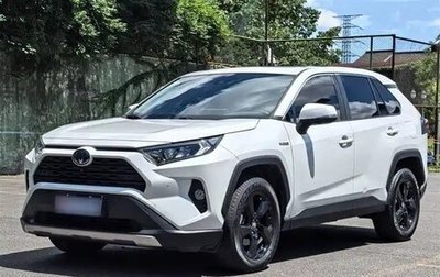 Toyota RAV4, 2022 год, 2 413 000 рублей, 1 фотография