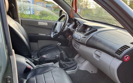 Mitsubishi L200 IV рестайлинг, 2007 год, 800 000 рублей, 6 фотография