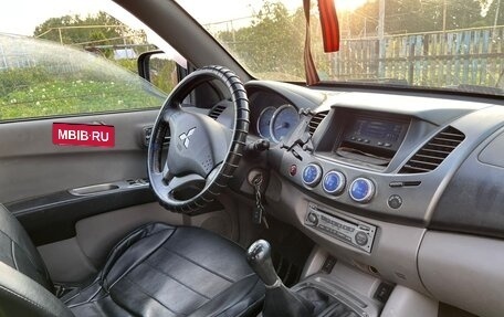 Mitsubishi L200 IV рестайлинг, 2007 год, 800 000 рублей, 7 фотография