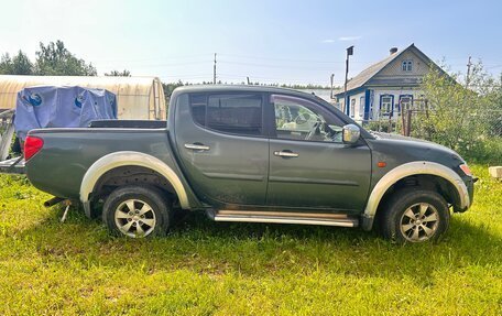 Mitsubishi L200 IV рестайлинг, 2007 год, 800 000 рублей, 10 фотография